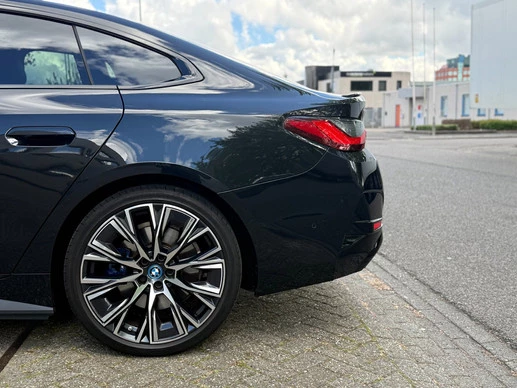 BMW i4 - Afbeelding 10 van 30