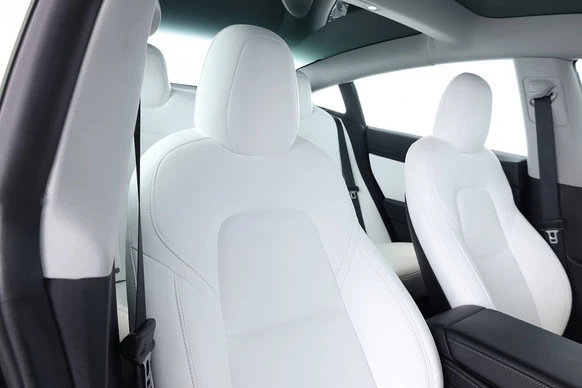 Tesla Model 3 - Afbeelding 5 van 26