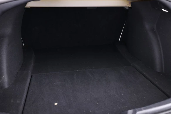 Tesla Model 3 - Afbeelding 21 van 26