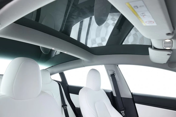 Tesla Model 3 - Afbeelding 7 van 30