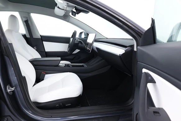Tesla Model 3 - Afbeelding 8 van 30