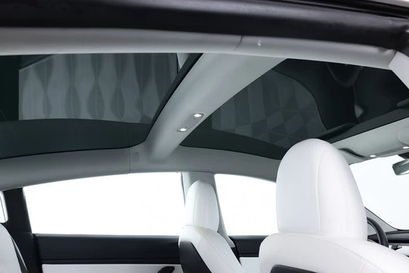 Tesla Model 3 - Afbeelding 12 van 30