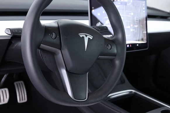 Tesla Model 3 - Afbeelding 15 van 30