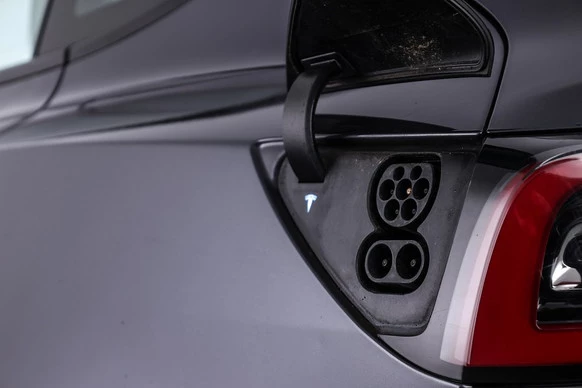 Tesla Model 3 - Afbeelding 21 van 30