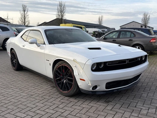 Dodge Challenger - Afbeelding 2 van 24