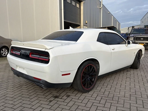 Dodge Challenger - Afbeelding 5 van 24