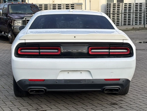 Dodge Challenger - Afbeelding 10 van 24