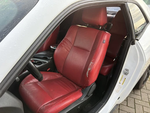 Dodge Challenger - Afbeelding 13 van 24