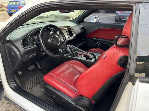 Dodge Challenger - Afbeelding 14 van 24