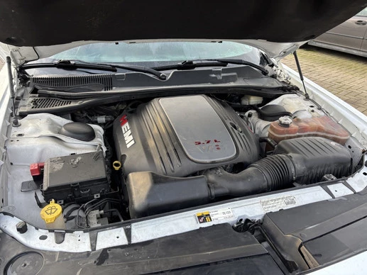 Dodge Challenger - Afbeelding 18 van 24