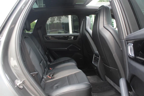 Porsche Cayenne - Afbeelding 13 van 30