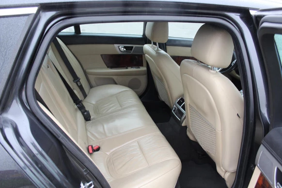 Jaguar XF - Afbeelding 9 van 30