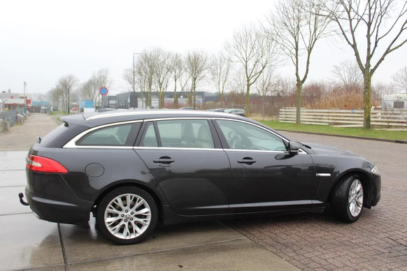 Jaguar XF - Afbeelding 10 van 30