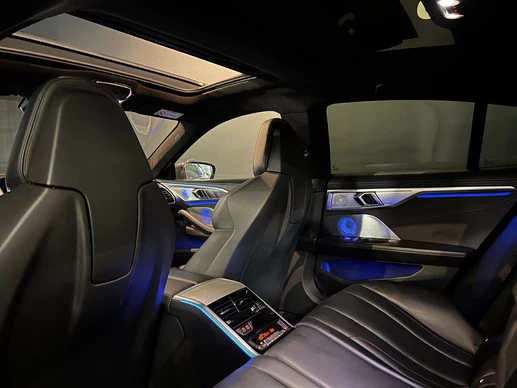 BMW 8 Serie - Afbeelding 18 van 30
