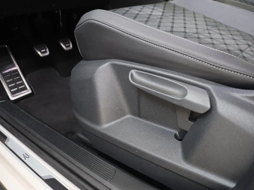 Volkswagen T-Roc - Afbeelding 22 van 30