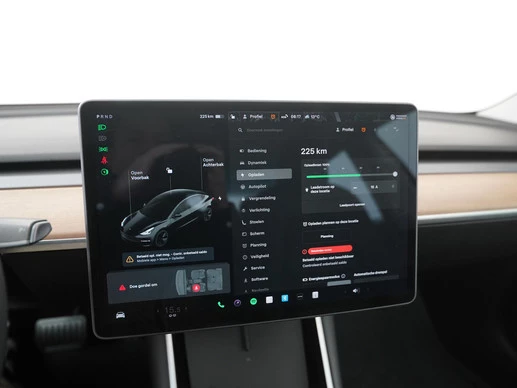 Tesla Model 3 - Afbeelding 19 van 30