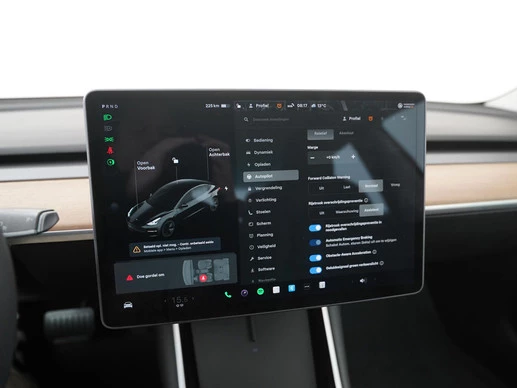 Tesla Model 3 - Afbeelding 21 van 30