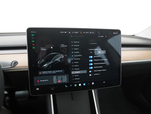 Tesla Model 3 - Afbeelding 25 van 30