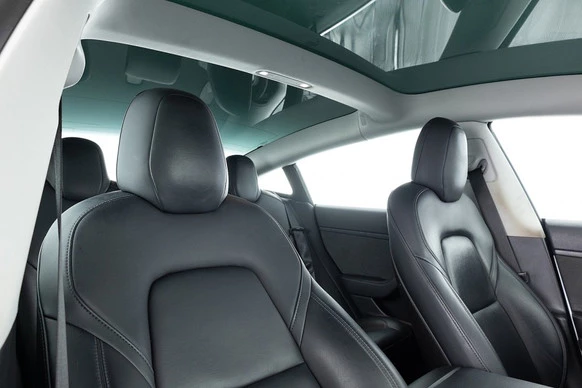 Tesla Model 3 - Afbeelding 4 van 5