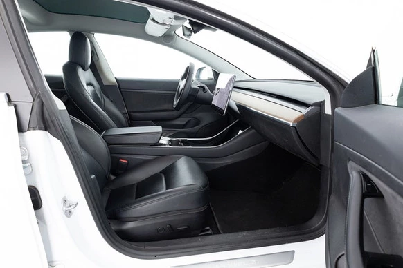 Tesla Model 3 - Afbeelding 5 van 5