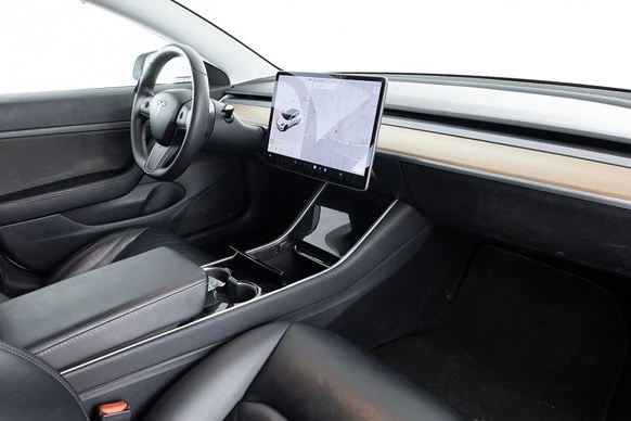 Tesla Model 3 - Afbeelding 4 van 19