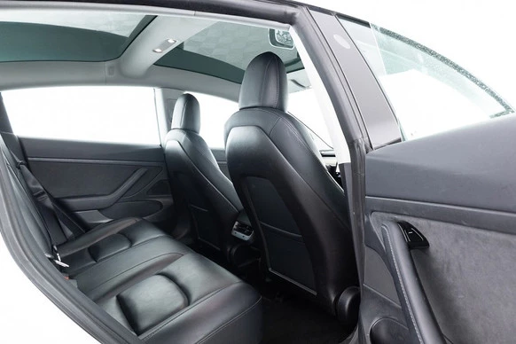 Tesla Model 3 - Afbeelding 8 van 19