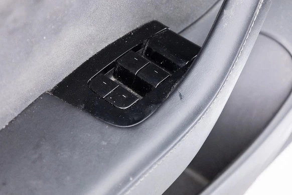 Tesla Model 3 - Afbeelding 9 van 19