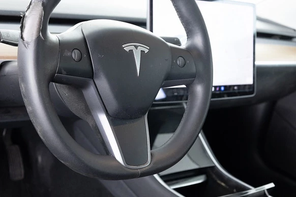 Tesla Model 3 - Afbeelding 10 van 19
