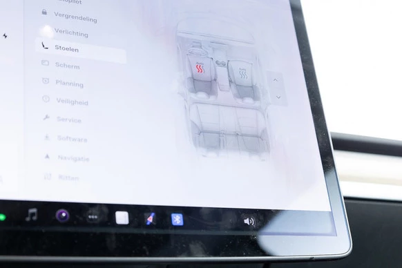 Tesla Model 3 - Afbeelding 12 van 19