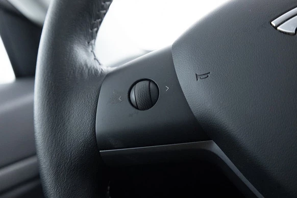 Tesla Model 3 - Afbeelding 14 van 29