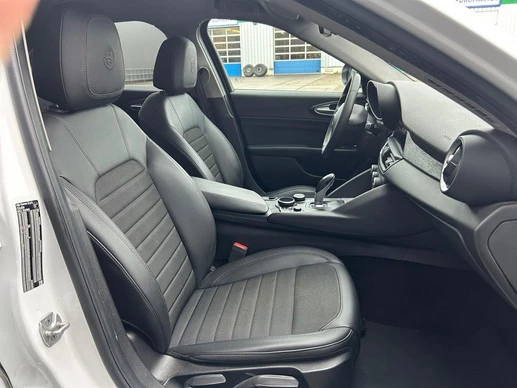 Alfa Romeo Giulia - Afbeelding 4 van 16