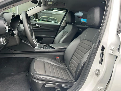 Alfa Romeo Giulia - Afbeelding 12 van 16