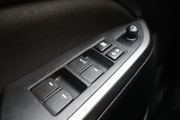 Suzuki Vitara - Afbeelding 18 van 27