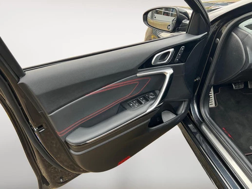 Kia Ceed - Afbeelding 11 van 30