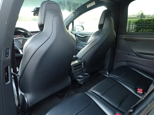 Tesla Model X - Afbeelding 28 van 30