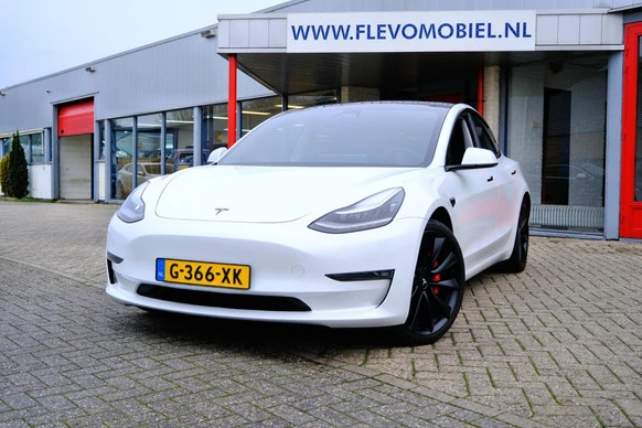 Tesla Model 3 - Afbeelding 1 van 30