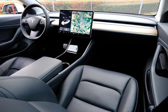 Tesla Model 3 - Afbeelding 5 van 30
