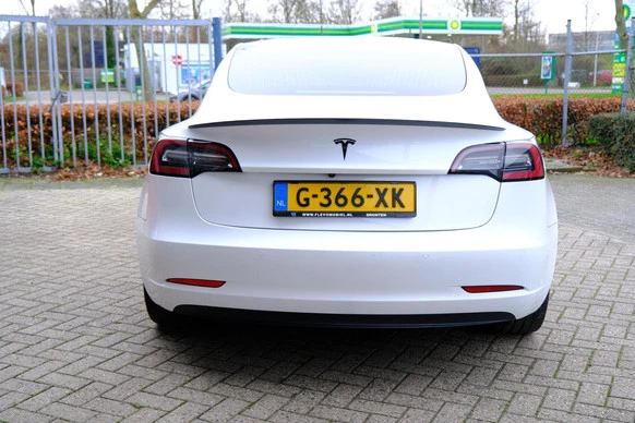 Tesla Model 3 - Afbeelding 8 van 30