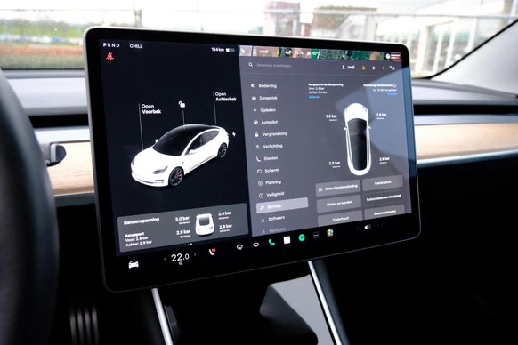 Tesla Model 3 - Afbeelding 18 van 30