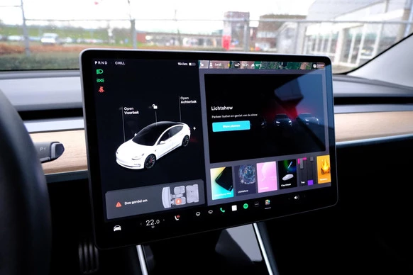 Tesla Model 3 - Afbeelding 24 van 30