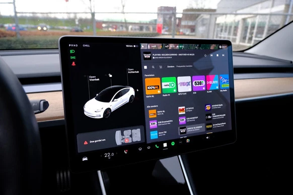 Tesla Model 3 - Afbeelding 25 van 30