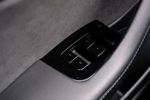 Tesla Model 3 - Afbeelding 29 van 30