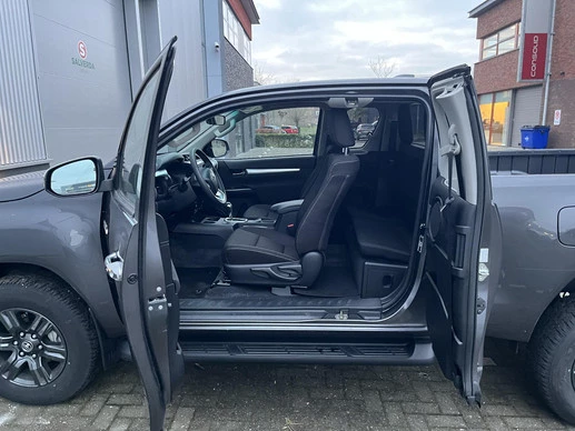 Toyota Hilux - Afbeelding 2 van 30