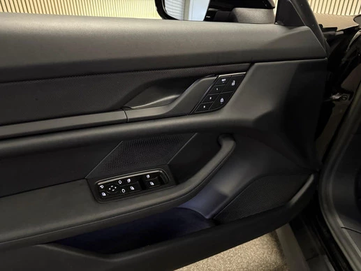 Porsche Taycan - Afbeelding 12 van 30