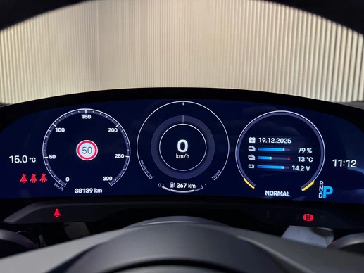 Porsche Taycan - Afbeelding 17 van 30