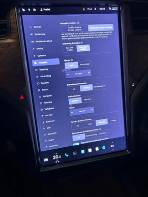 Tesla Model X - Afbeelding 16 van 30