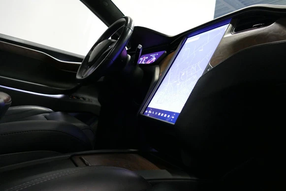 Tesla Model X - Afbeelding 26 van 30