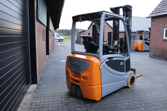 Still  - Afbeelding 5 van 16