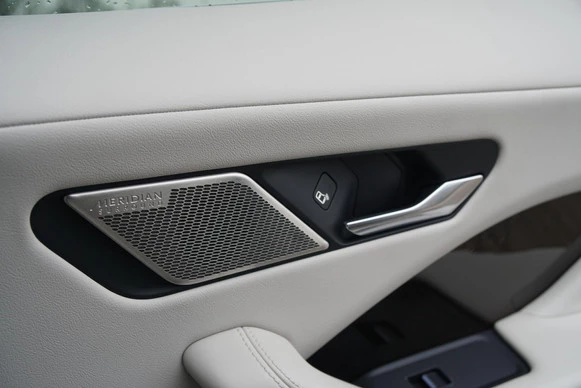Jaguar I-PACE - Afbeelding 22 van 30