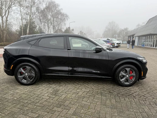 Ford Mustang Mach-E - Afbeelding 8 van 30